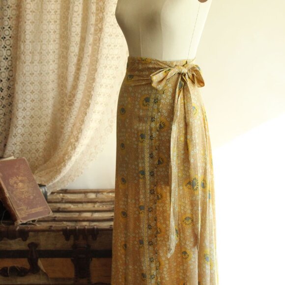 Natalie Martin Womens Wrap Skirt, Size Small, Yellow and Blue Floral Print Rayon - Picture 6 of 12
